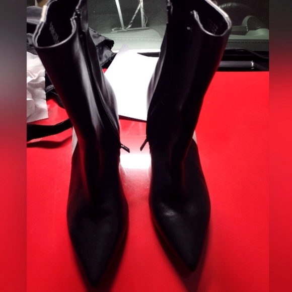 Calvin Klein black white booties sz 9 zipper wedge - Picture 2 of 9